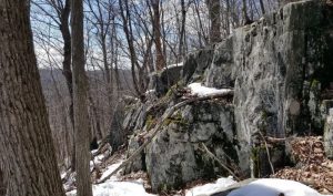 Snowy ledges on top of Round Hill